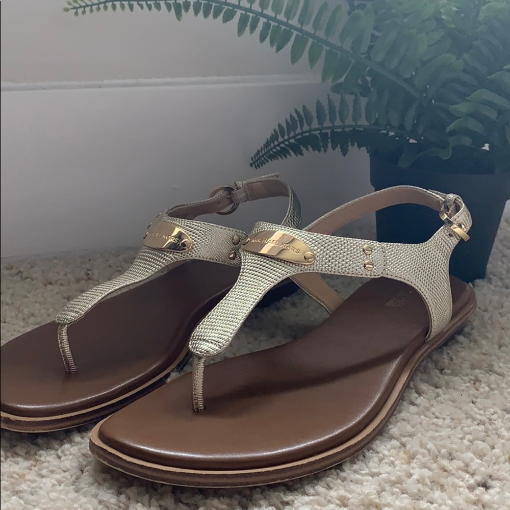 ‼️MICHAEL KORS GOLD SANDALS‼️